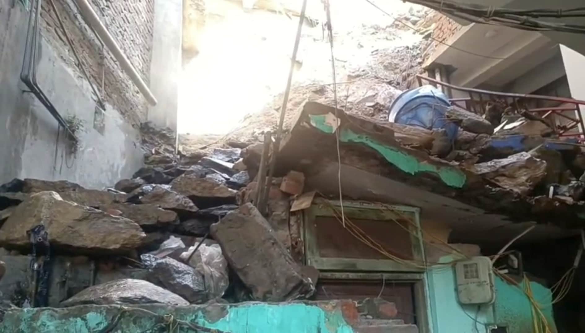 कुल्लू के अखाड़ा बाजार में फिर से डराने लगा भुस्खलन का खतरा।-संवाद