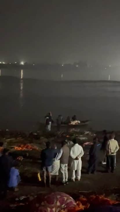 Bihar body Vaishali BPSC teacher was cremated her husband threw her body in the Ganges vaishali News