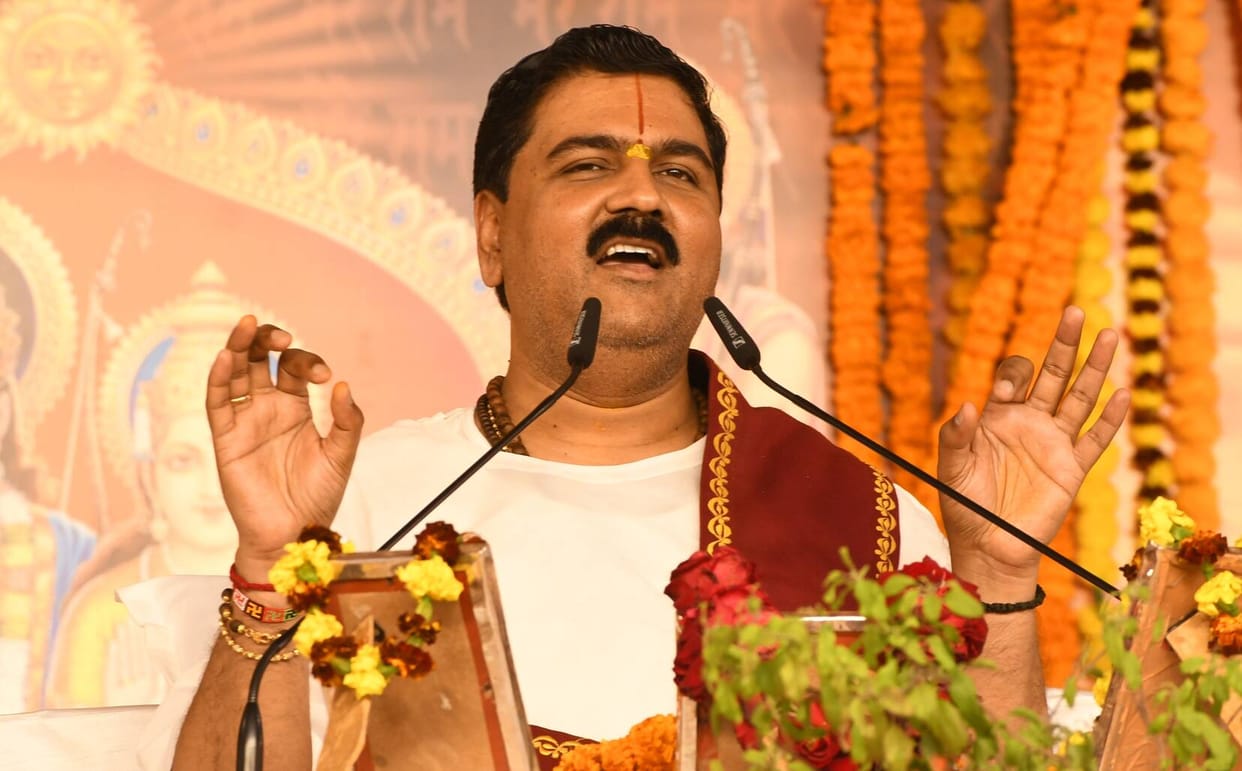 Storyteller Rajan Maharaj in Gorakhpur said his children were threatened with shooting.