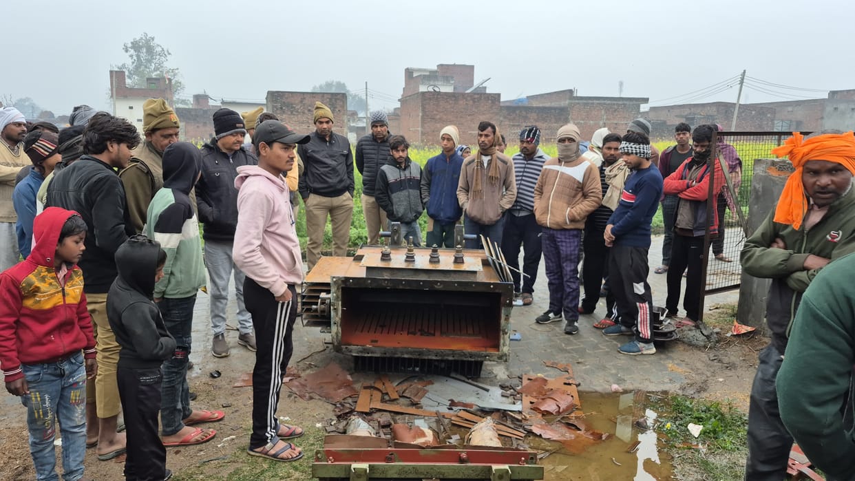 People thirsty for water due to power supply disruption for 25 hours