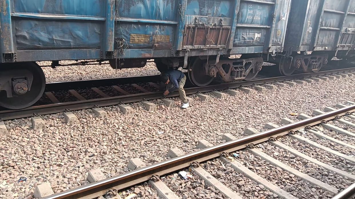 The second roof plaza (FOB) will be constructed at the railway station at a cost of Rs 8 crore