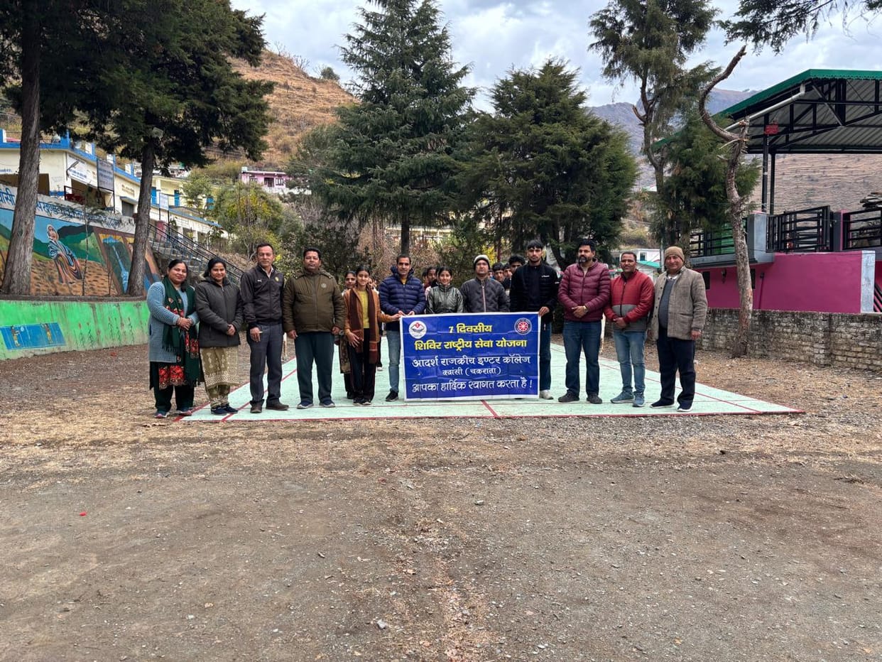 Volunteers conducted a cleanliness drive.