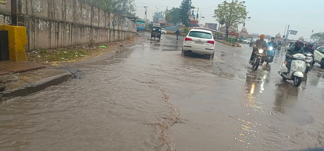 Heavy rain and hail accompanied by thunder, cold wave increases the chill again