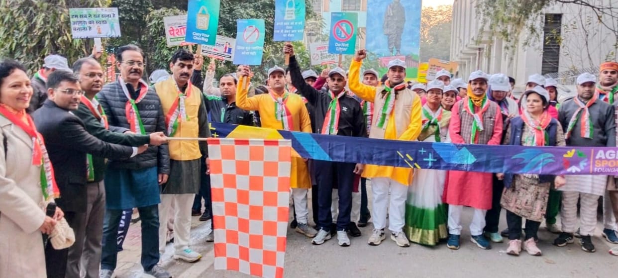 Runners wearing traditional attire