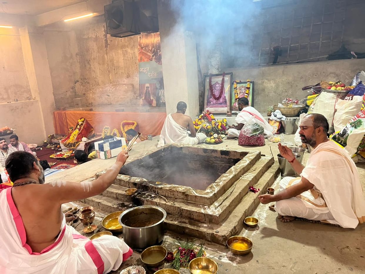 40 Vedic scholars performed the consecration and royal worship of Mother Annapurna