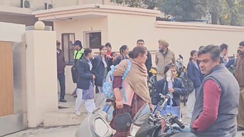 School administrators were left breathless for four hours, as parents rushed to bring their children home safely.
