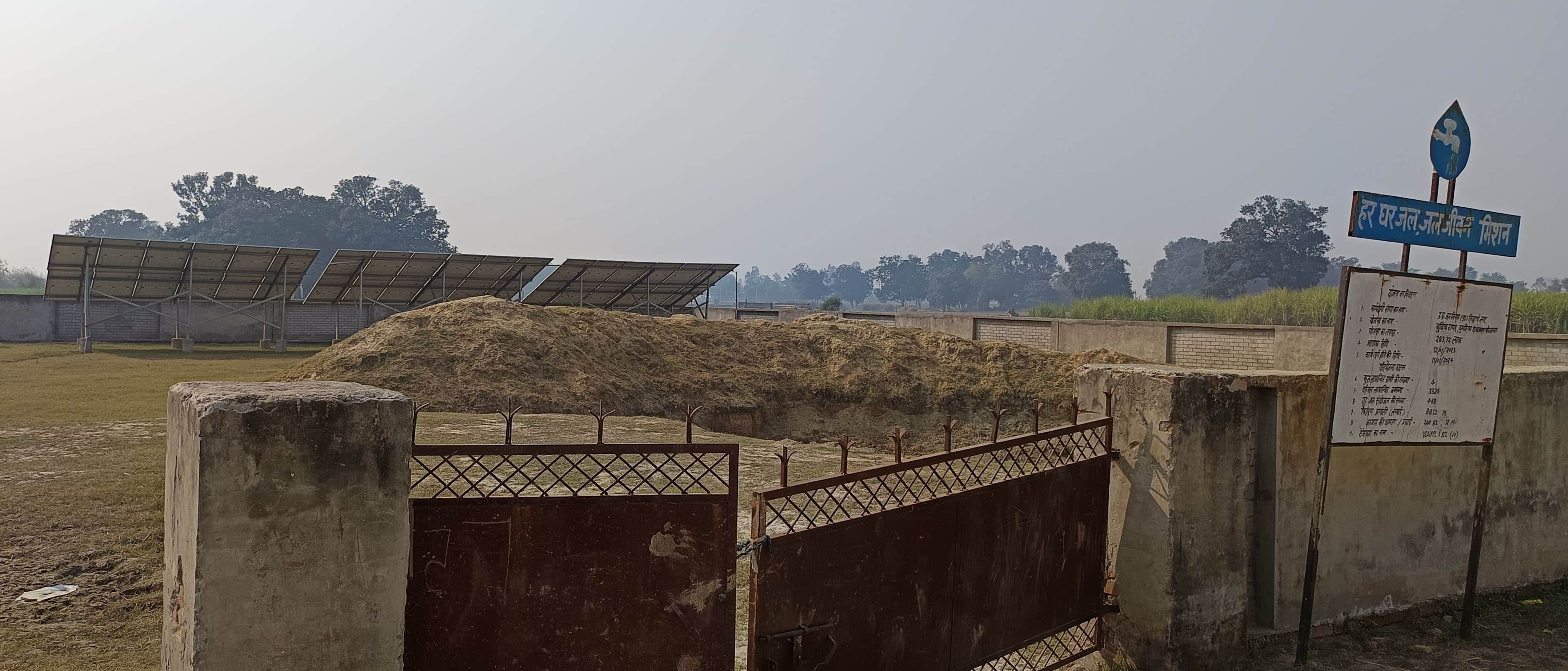 भनवापुर क्षेत्र के फत्तेपुर डुमरिया में अधूरा वाटर टैंक। संवाद