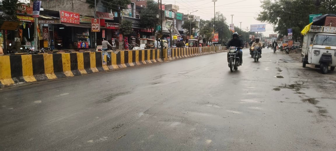 The weather took a turn, light drizzle increased the cold.