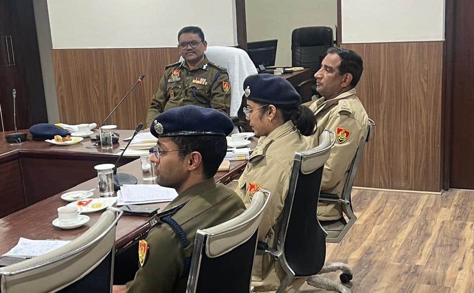 बैठक को संबोधित करते अतिरिक्त पुलिस महानिदेशक डा0 एम. रवि किरण। प्रवक्ता पुलिस