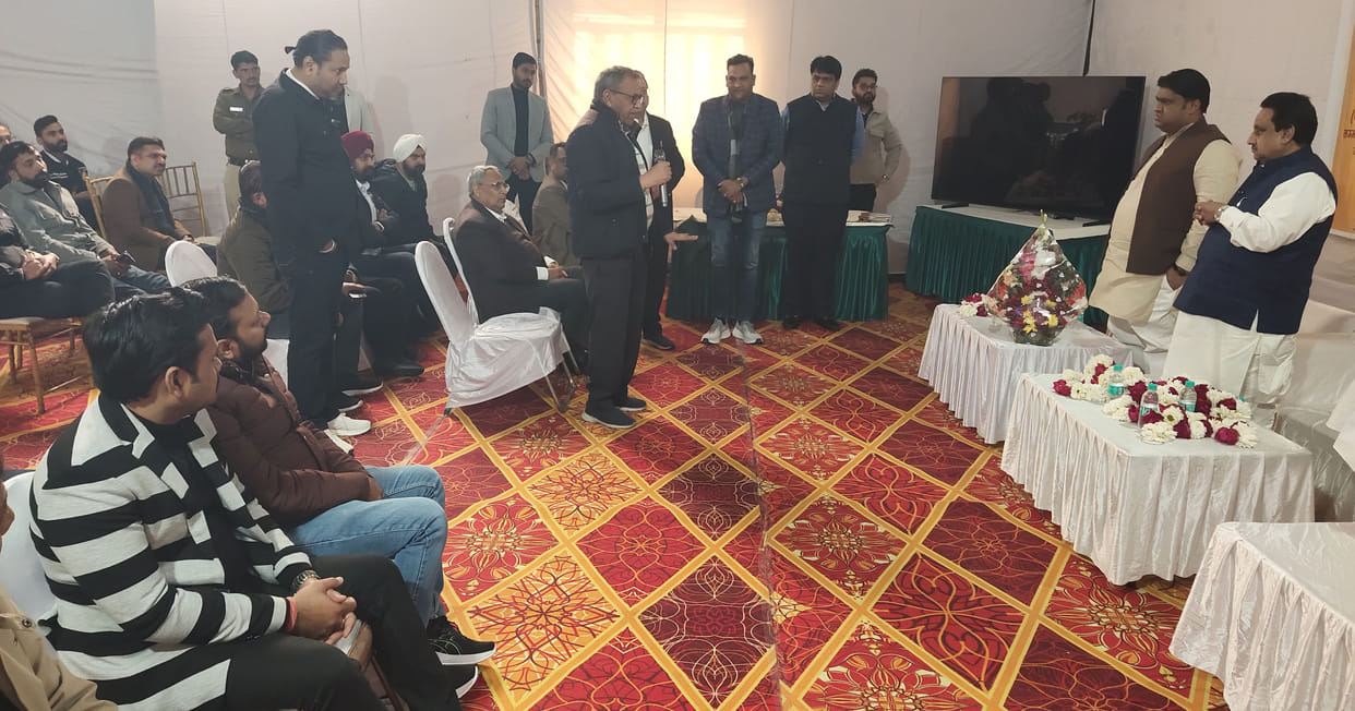 National General Secretary of Confederation of All India Traders, Praveen Khandelwal, listened to the problems of the traders.