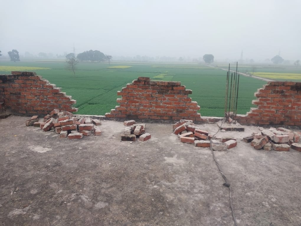 Cash and goods worth Rs 1 lakh stolen from fertilizer shop