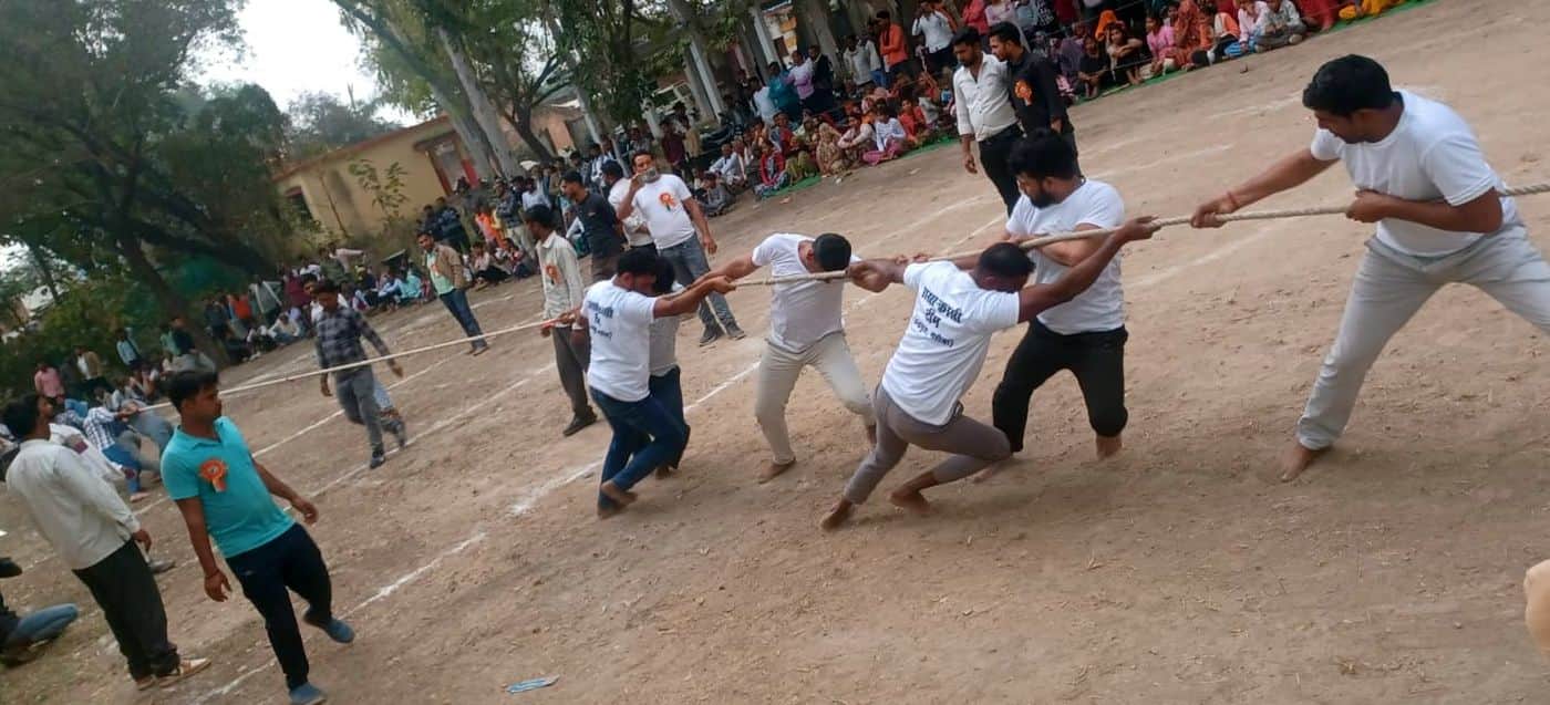 फोटो 28 एमएएचपी 15 परिचय-रस्साकसी में दमखम दिखाते प्रतिभागी। संवाद