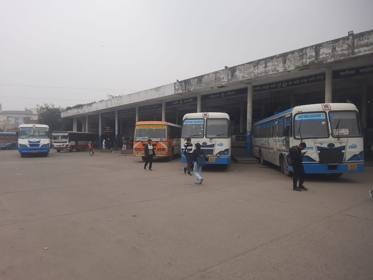 Buses from Sonipat to Meerut were stopped.