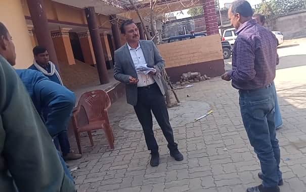 यूपी आपूर्ति विभाग के कर्मी गगन सिंह के घर (बांका) पर छापामारी