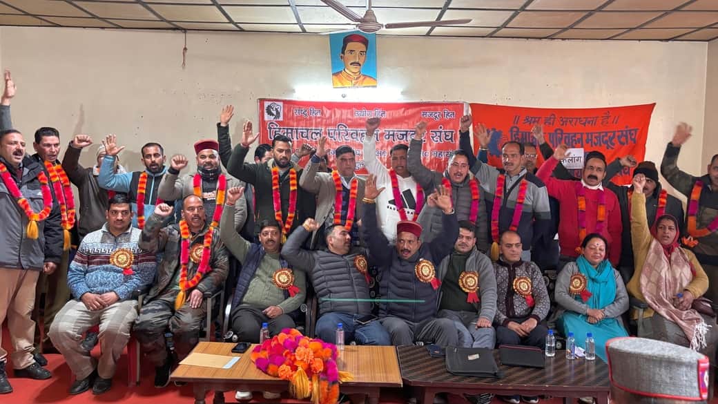 हिमाचल परिवहन मजदूर संघ जिला कुल्लू इकाई का चुनाव में चुने गए पदाधिकारी।-संवाद