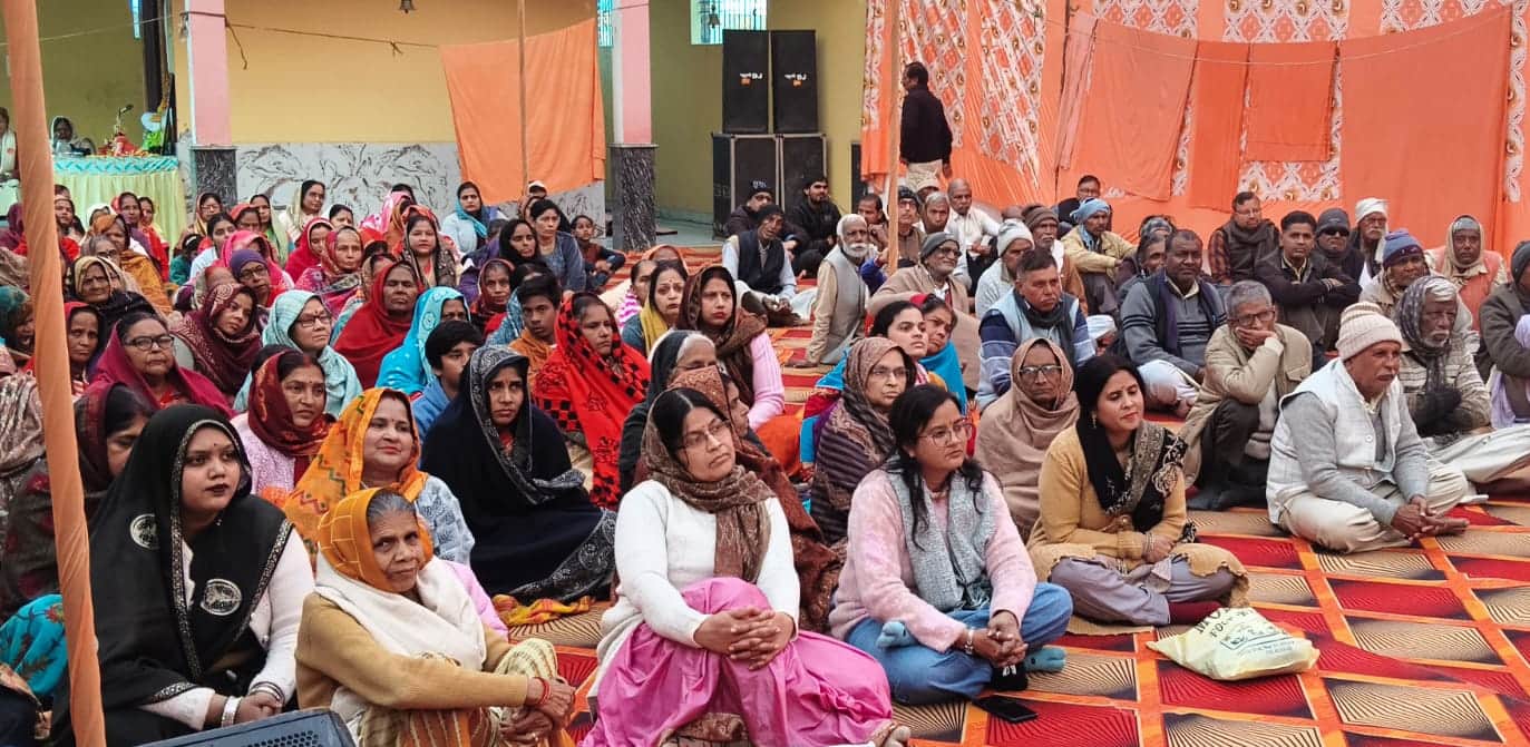 जलालाबाद में आश्रम में अखिल भारतीय सोअहम महामंडल के तत्वावधान में आयोजित संत सम्मेलन में उपस्थ