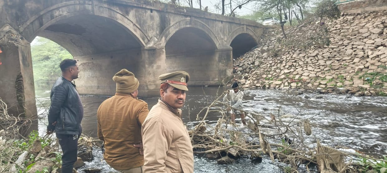 The girl's head was searched for two kilometers, but was not found.