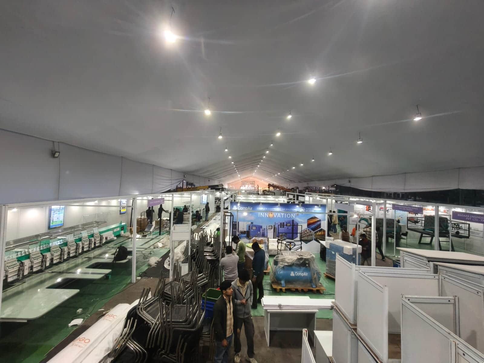 मेगा ट्रेड शो में लगाए स्टॉल। संवाद