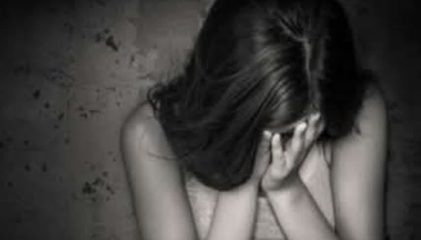 Lucknow: Teenage girl gang-by five labourers while standing in a building under construction to escape