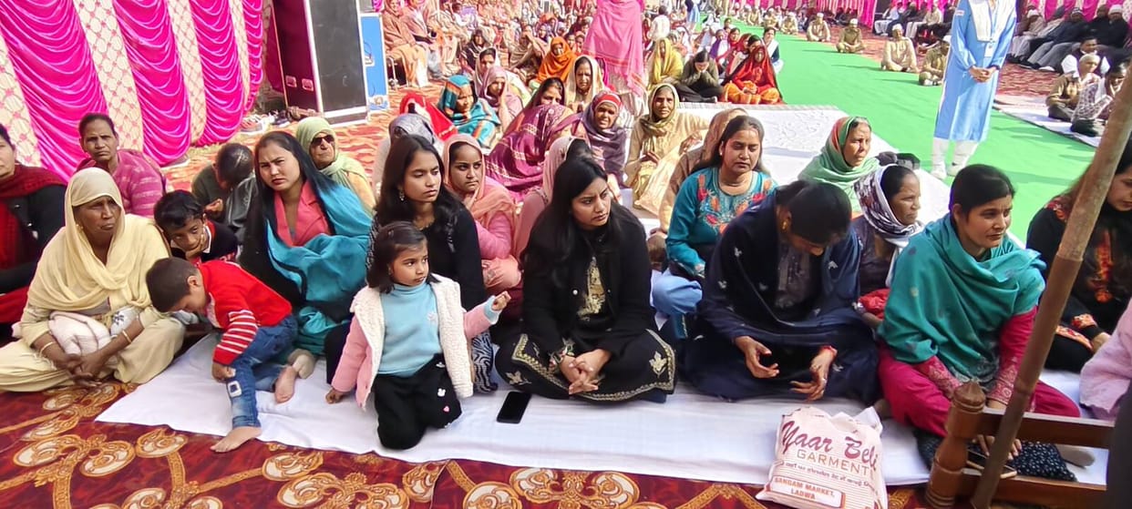 The Sangat resolved to imbibe the teachings of the Nirankari Mission.