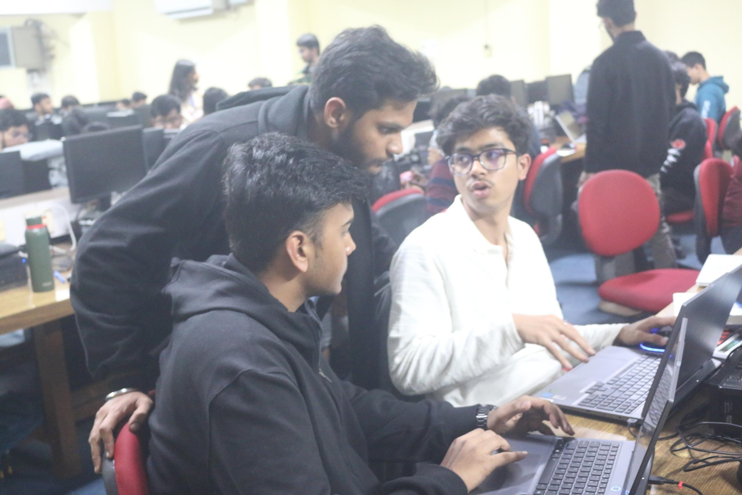 सेमिनार में उपस्थित छात्र
