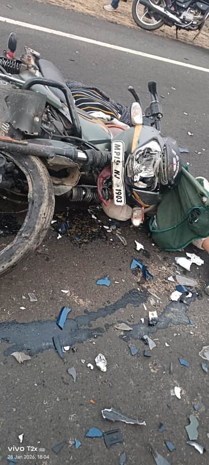 Sagar News: Two killed and one seriously injured in a collision between two vehicles in Rahli.