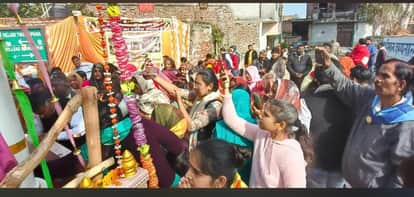 Prem Pravahini Rath Yatra welcomed with flower shower