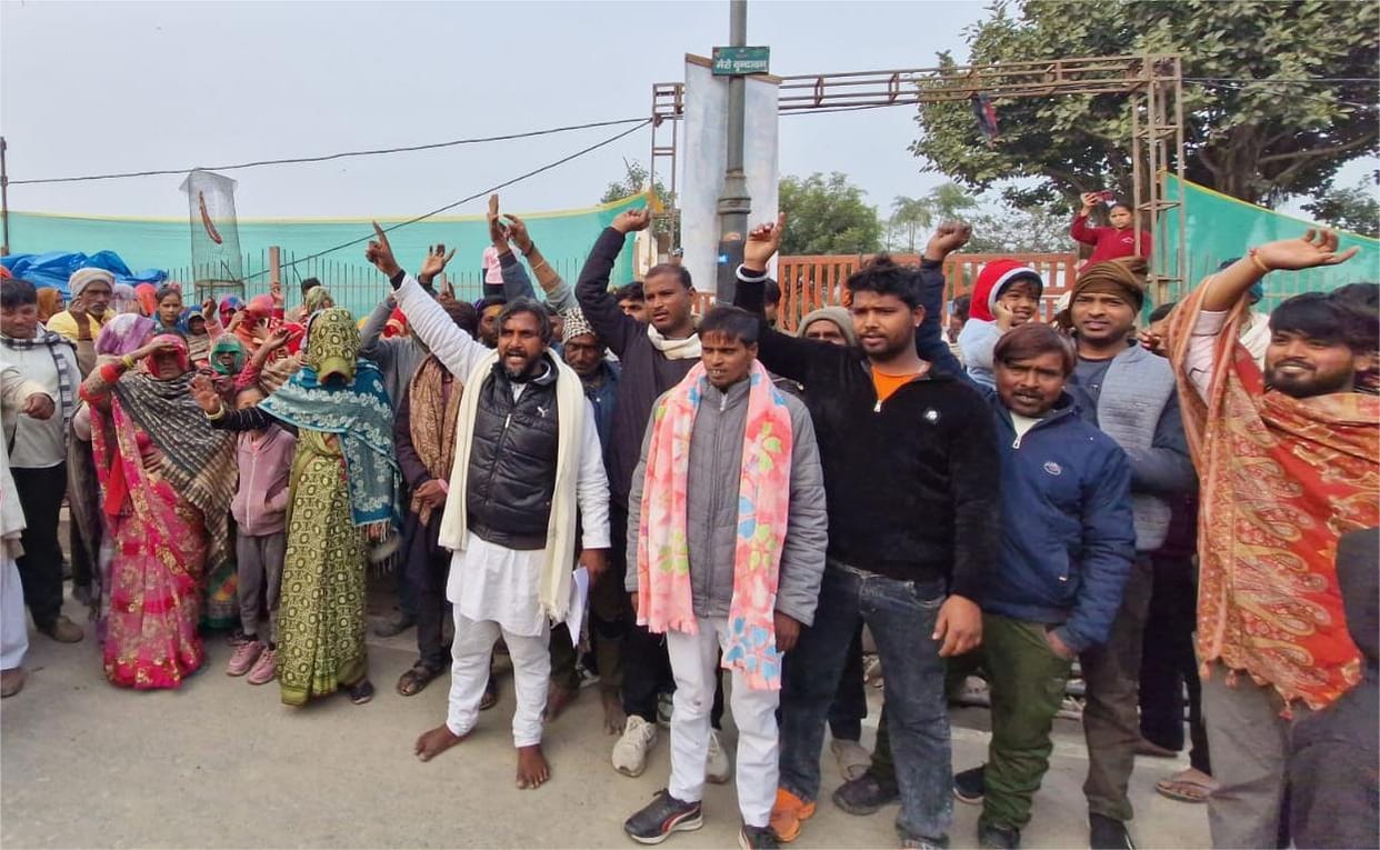Demand to remove encroachments along the Yamuna riverbank