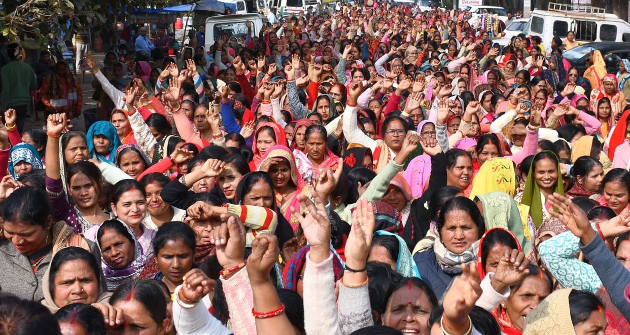 Anganwadi United Front protested for increase in honorarium