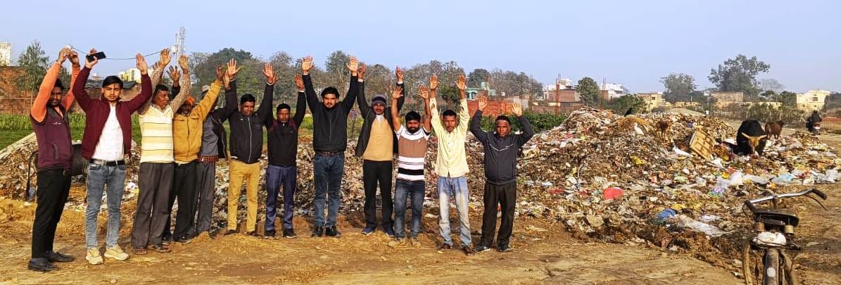 Pile of garbage on Manauna Dham bypass road