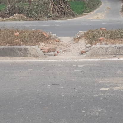 Four illegal cuts on the four-lane road were reopened just 24 hours after they were closed.