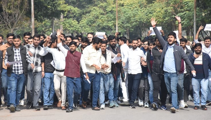 UGC: Fierce protests continued till noon, but they were relieved after the Supreme Court's stay.
