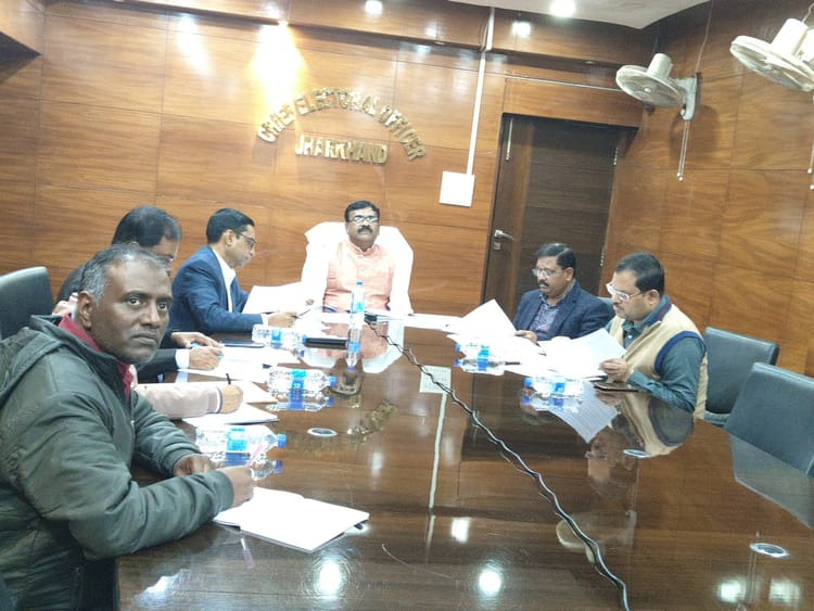 Jharkhand: चार फरवरी तक ब्लर फोटो से जुड़े मामलों के निष्पादन का निर्देश, मतदाता सूची की गुणवत्ता सुधार पर जोर