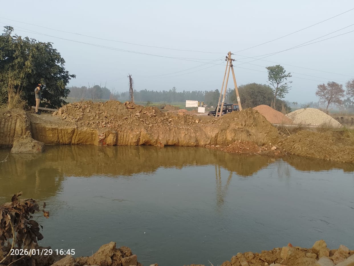 The Kampil-Etah road is closed.
