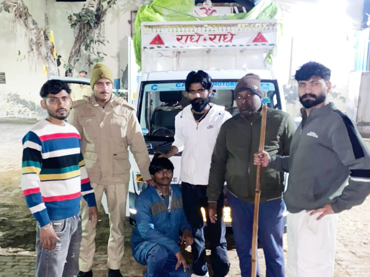 Cow protection group freed cattle from a pickup going to Mewat