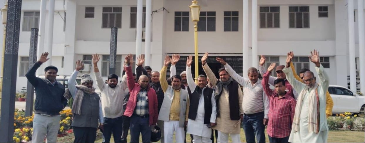 Demand to lift ban on sale and purchase of land