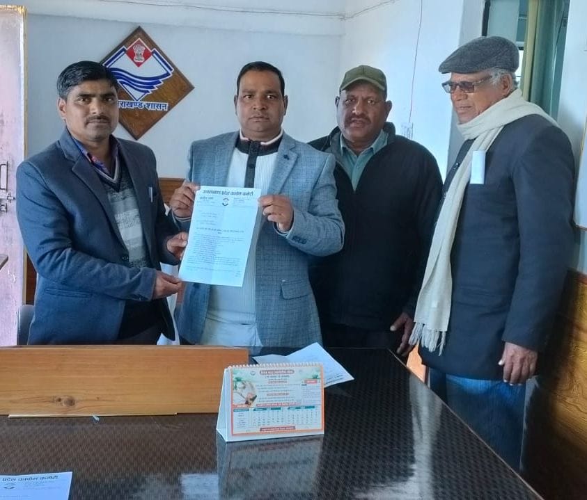 Anger over poor health services in Gangolihat, warning of agitation