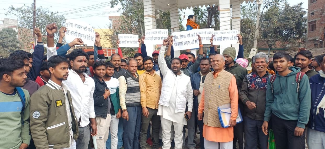 Fasting for issuance of Gond caste certificate