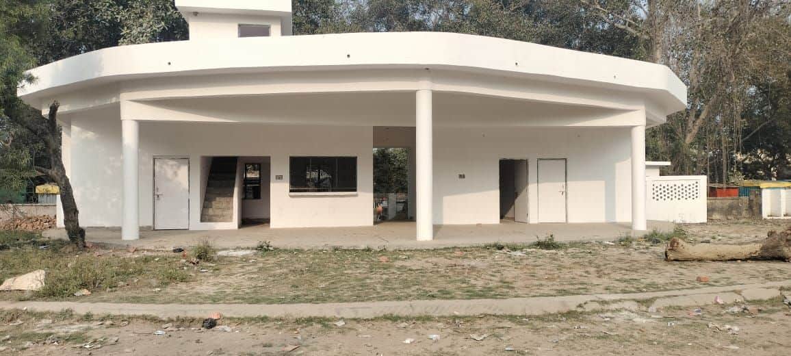 नवनिर्मित बस स्टेशन।