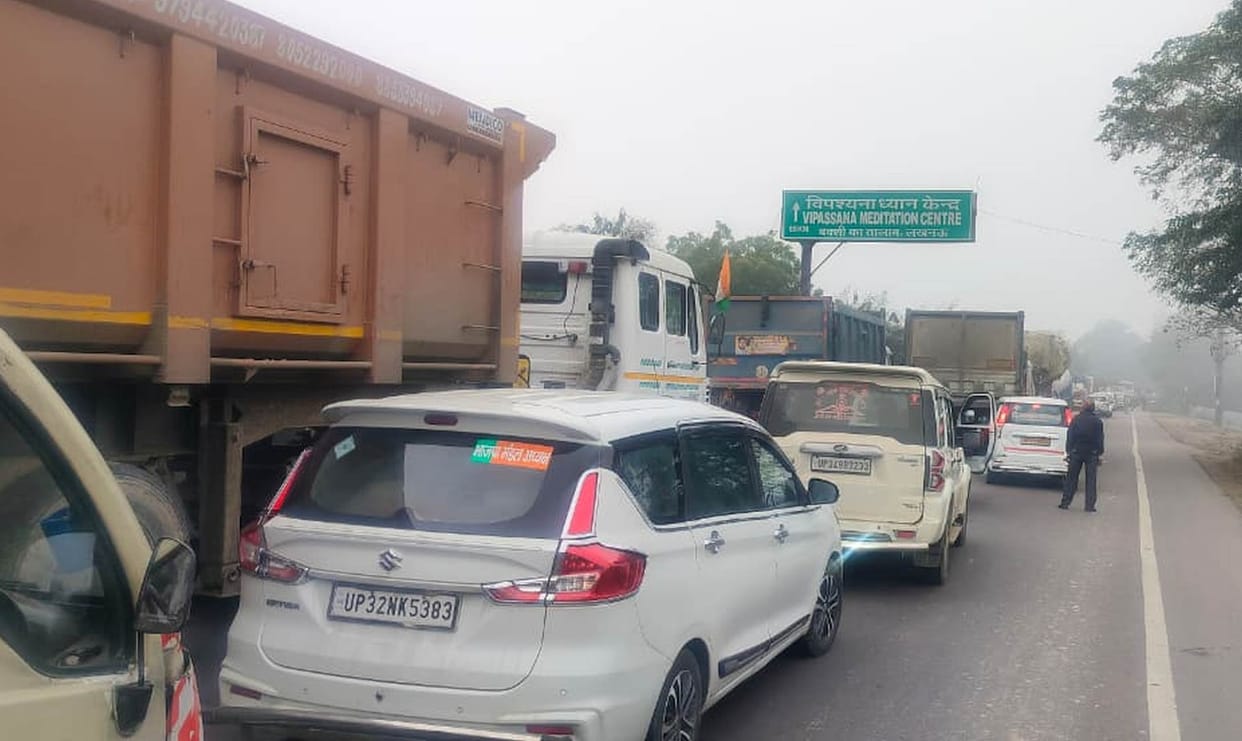 Long jam on Sanjay Setu due to repair of jointer