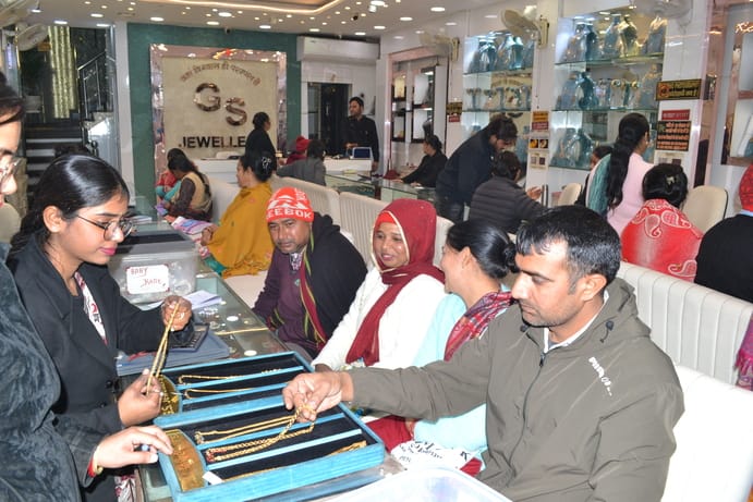 In the era of expensive gold, 9 carat has become the first choice of customers.
