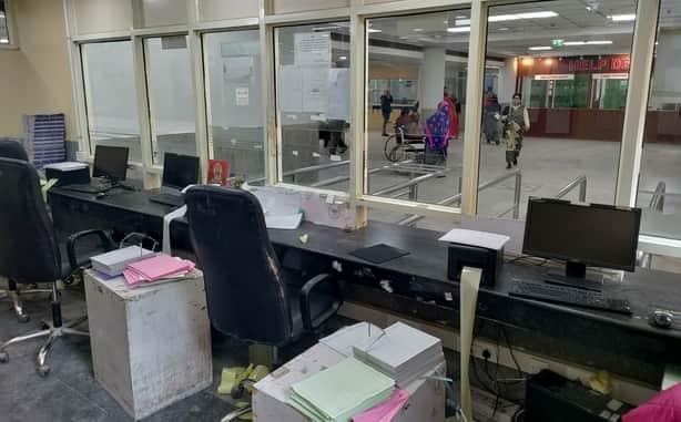 सिविल अस्पताल में खाली पड़ा रजिस्ट्रेशन काउंटर