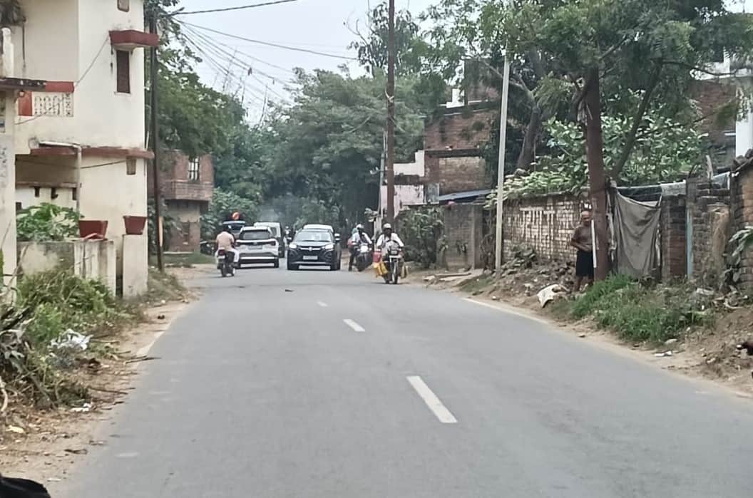 देवरिया से ऊसरा औद्यौगिक क्षेत्र जाने वाली सड़क, फोटो संवाद