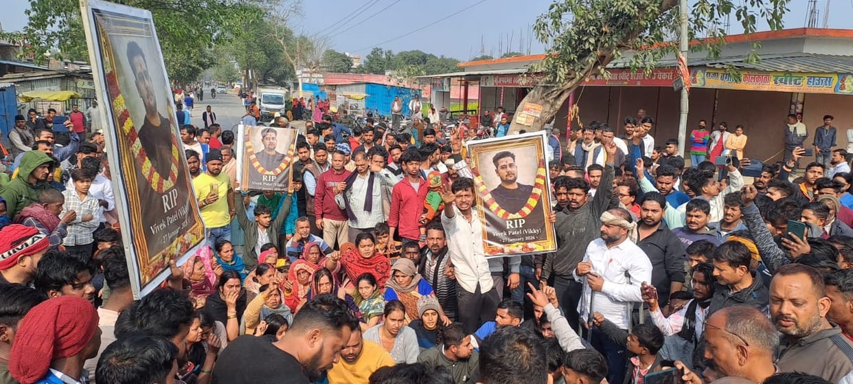 Demand for action in Vicky's death case by blocking the road