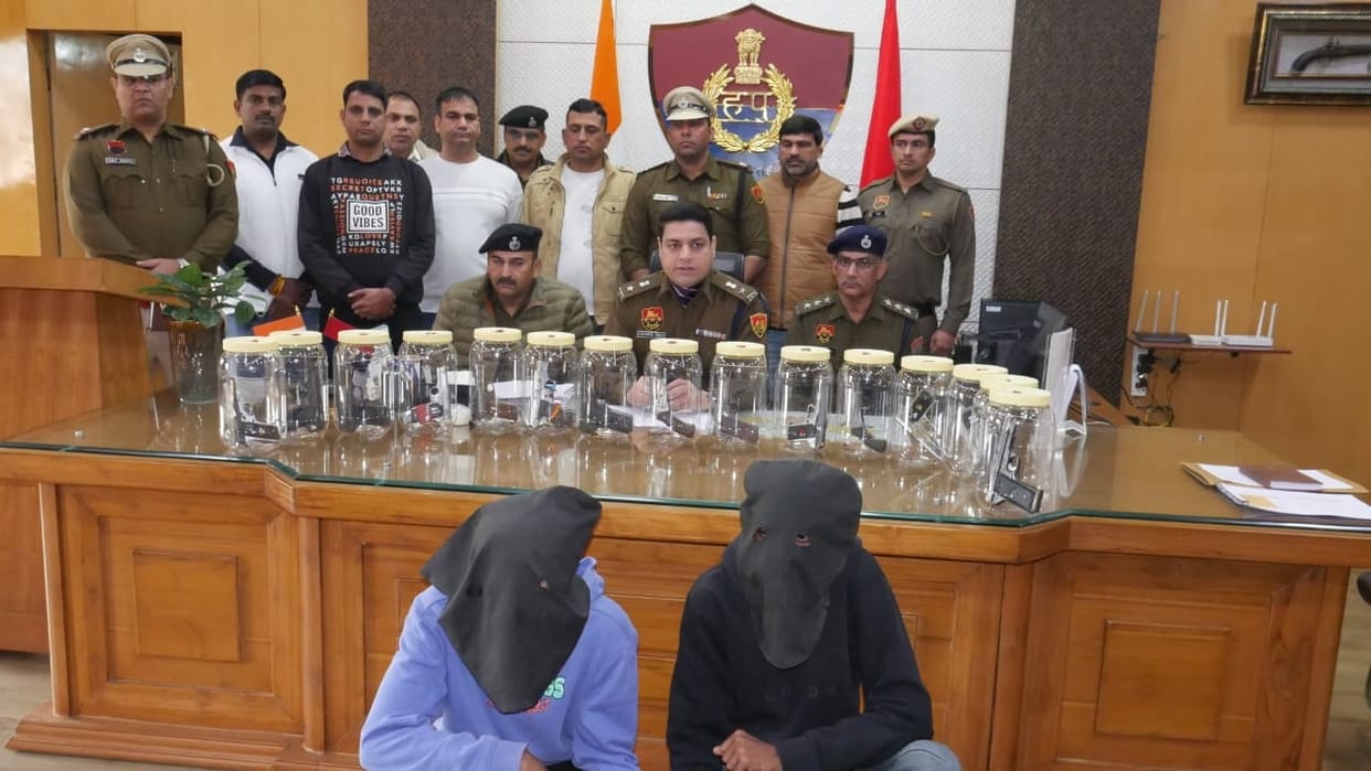Two youths arrested for supplying weapons to Bhau gang, 15 weapons and 34 cartridges recovered