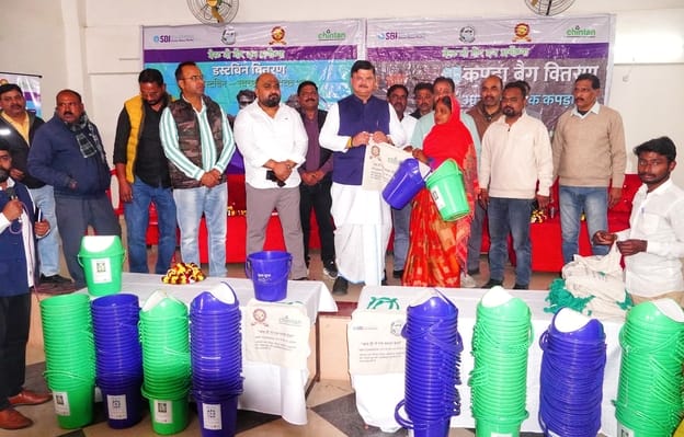Using cloth bags will reduce plastic waste: Mayor