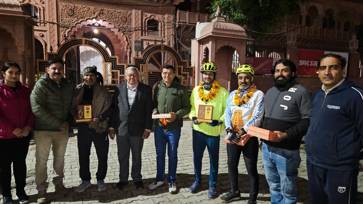 A thousand kilometer bicycle journey spread the message of water conservation