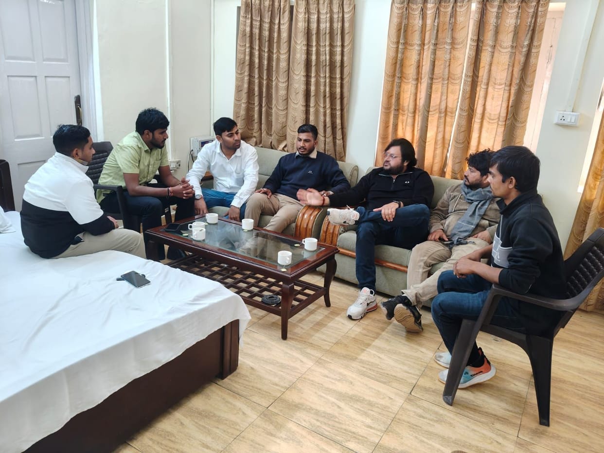 Discussions were held on strengthening the Youth Congress.