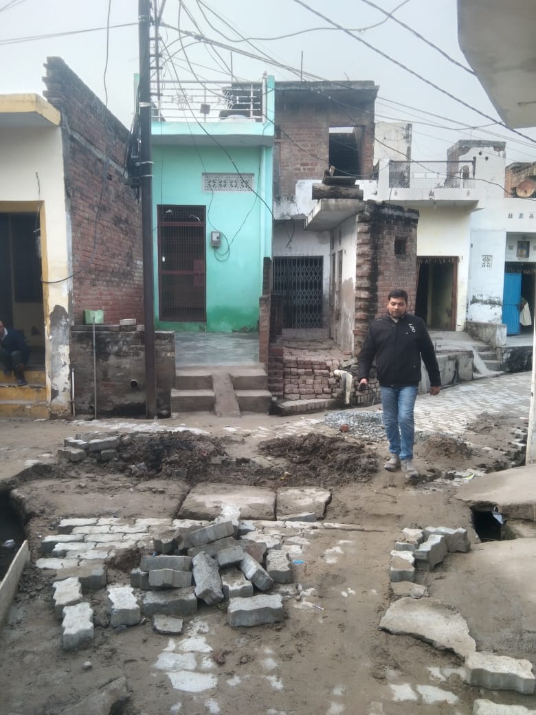 After the construction of the road, the contractor left the culvert incomplete.