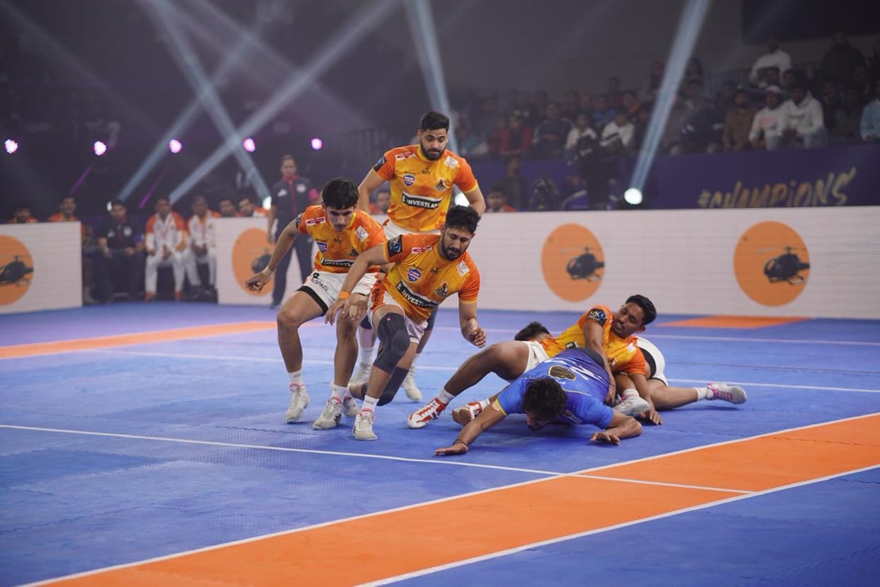 Panipat Panthers dominated the match, defeating Gurugram Gurus 42-27.